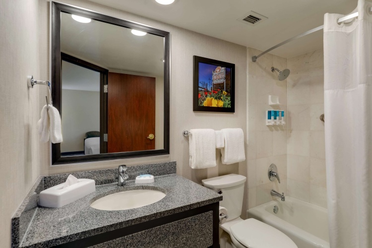 2 Bedrooms Quadruple Suite