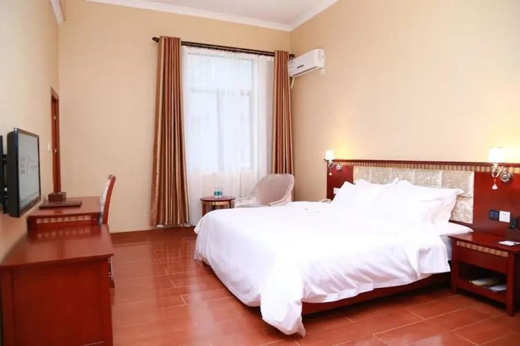 Longhui Hotel