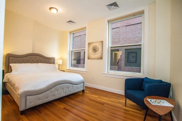 3 Bedrooms Apartment