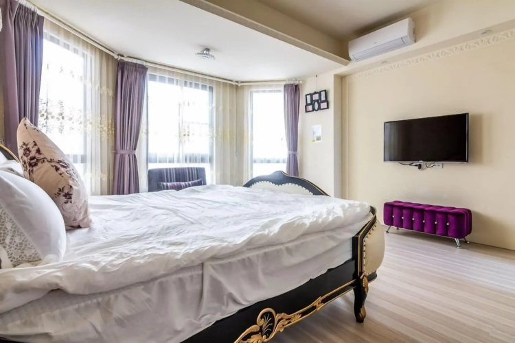 Lucent Bed & Breakfast