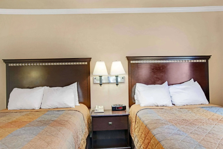 Super 8 By Wyndham Berkeley