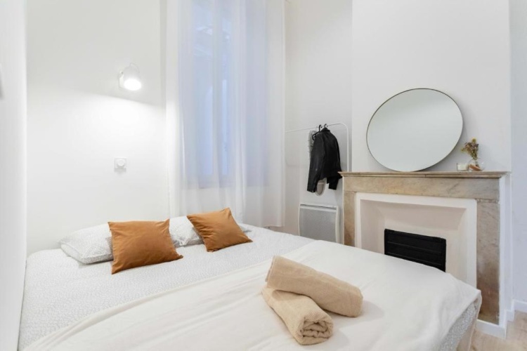 3 Bedrooms Apartment