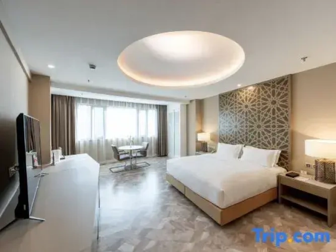 Deluxe Double room with city view