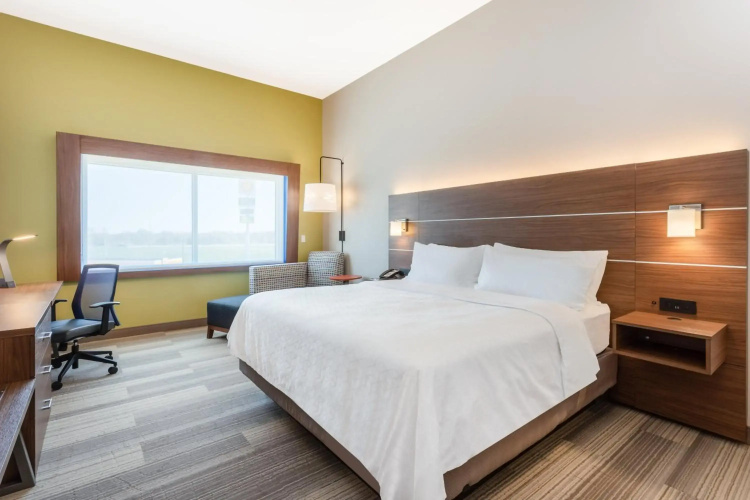 Holiday Inn Express Hotel & Suites Springfield