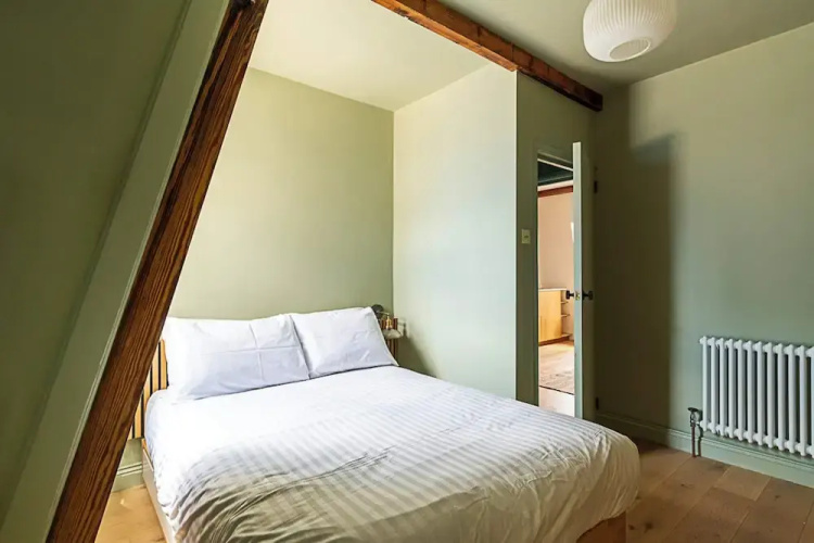 Trendy Southwark Apartment
