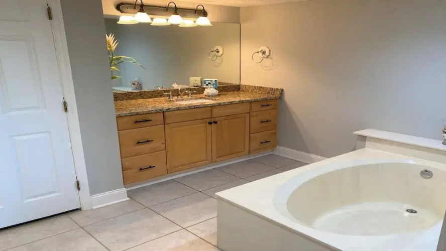 2518 Mare 2 Bedroom Condo