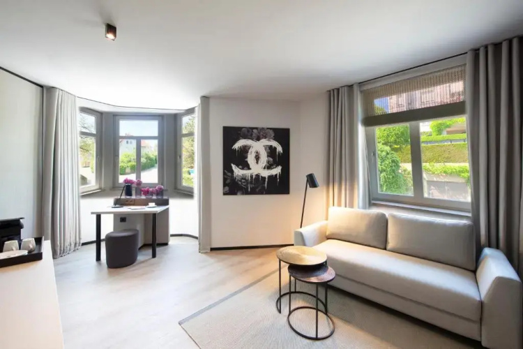 4K Hotel