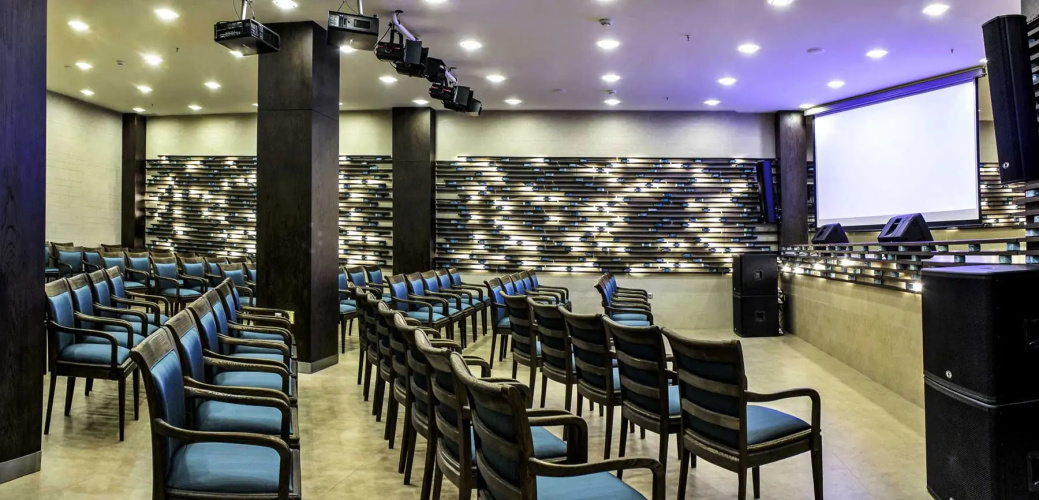 Eskan Alvand Hotel