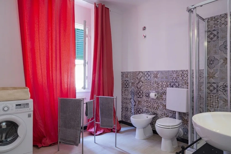 2 Bedrooms Apartment with balcony and with courtyard view