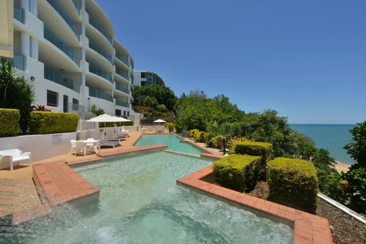 2 Bedrooms Standard Single room with garden view