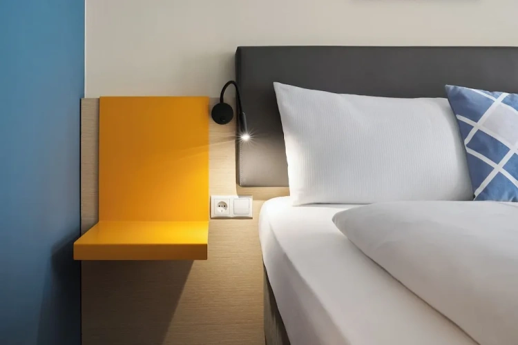 Standard Twin room with courtyard view