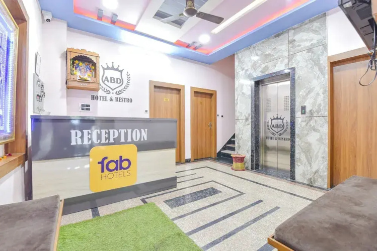 Fabhotel Castle Inn