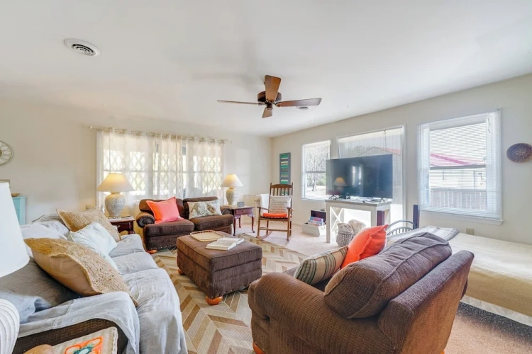 3 Bedrooms Cottage