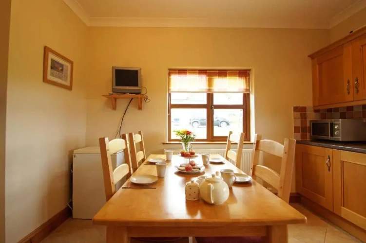 2 Bedrooms Cottage