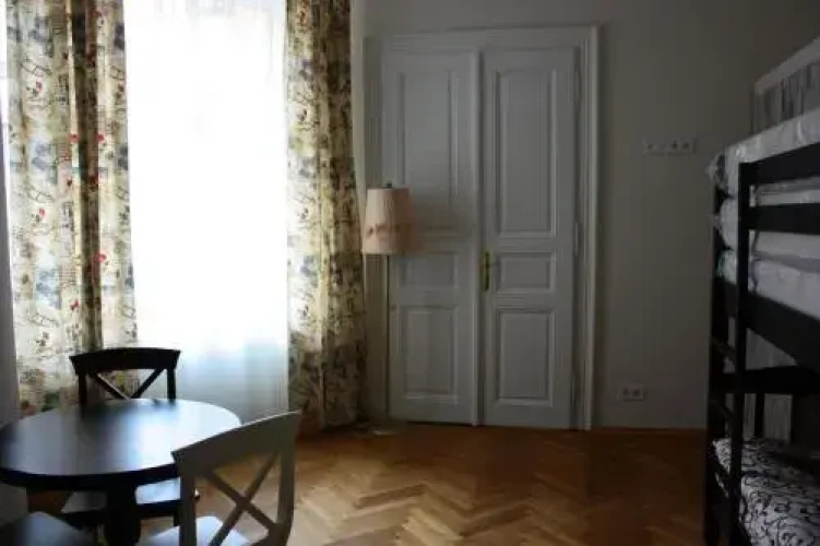Hostel 12 chairs