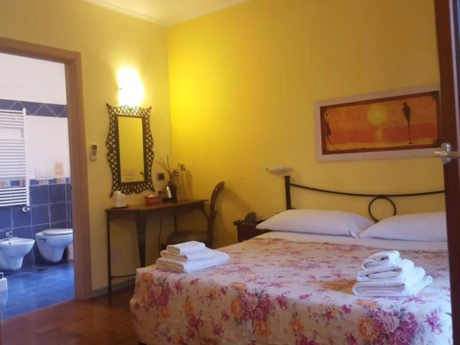 Aurelia Garden Gold Bed & Breakfast