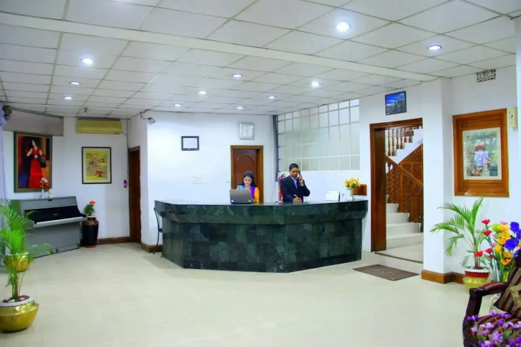 Aristocrat Inn