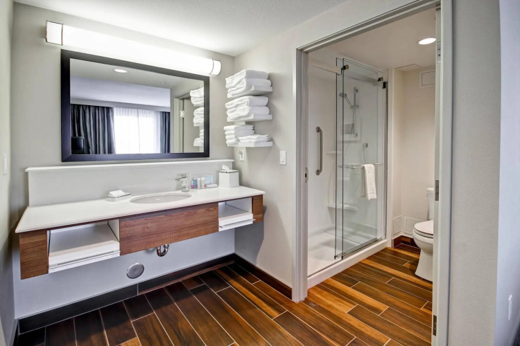Hampton Inn & Suites by Hilton Medicine Hat photo 11