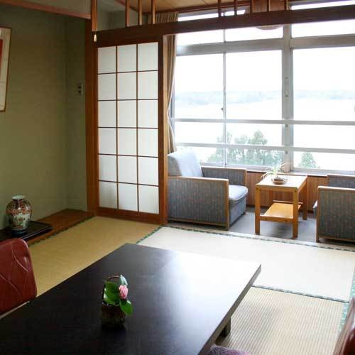Standard room with lake view