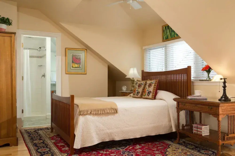 Woodley Park Guest HouseOver view