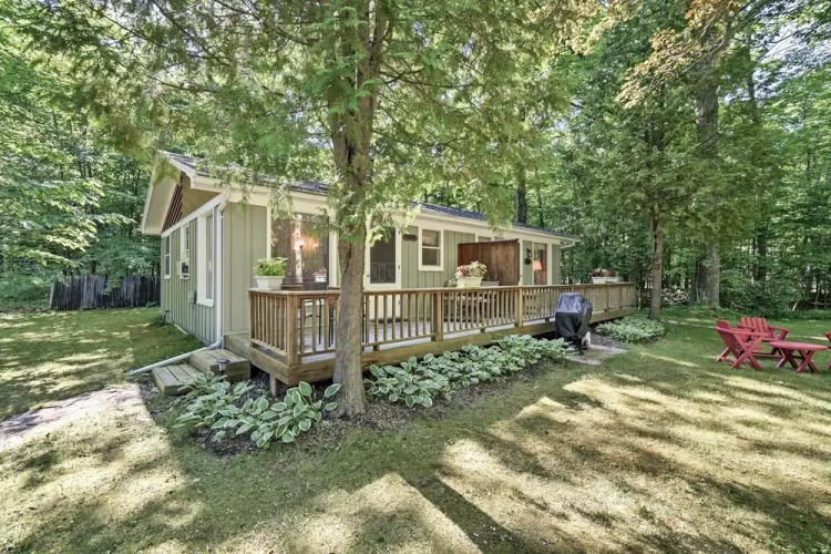 Cozy Cottage Duplex: Walk to Peninsula State Park!