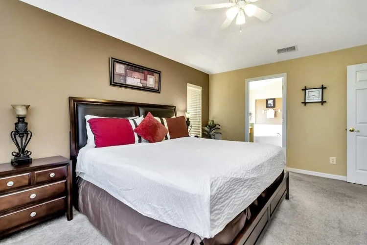 5 Bedrooms Cottage