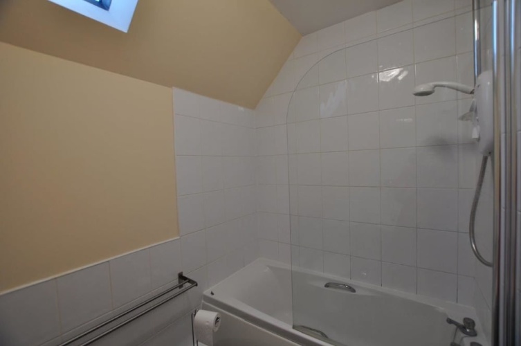 4 Varis Apartments