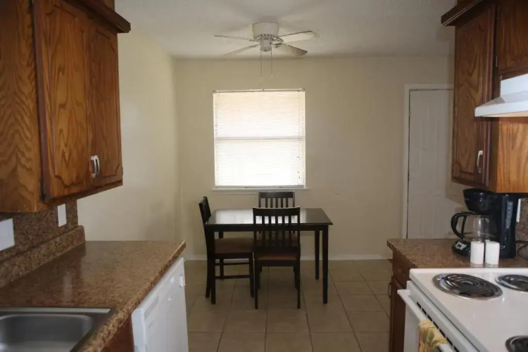2 bed/ 1 bath next to Ft. Sill