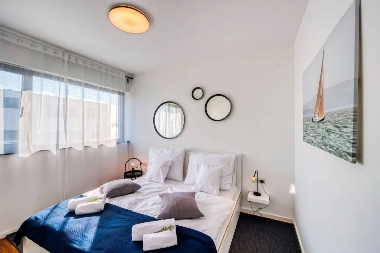 2 Bedrooms Apartment with sea view