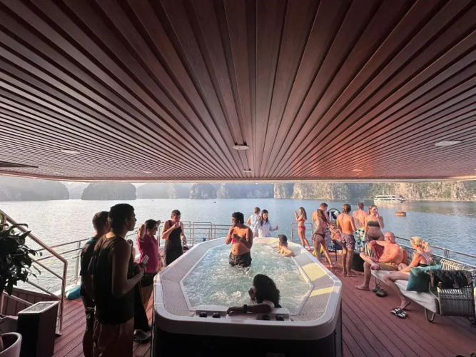 Ngoc Linh Hotel