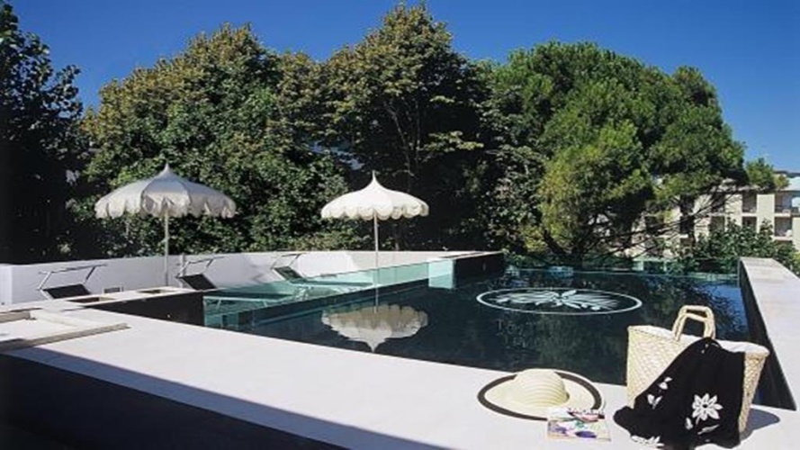 M Glamour Hotel photo 12