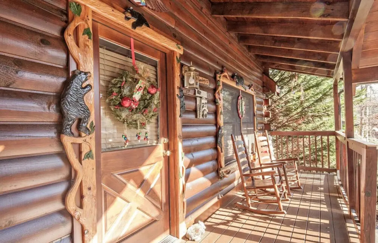 The Cozy Bear by Eagles Ridge Resort