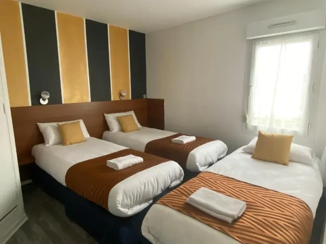 Standard Triple room