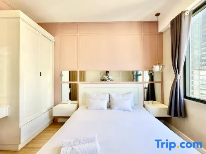 Standard Twin room with balcony