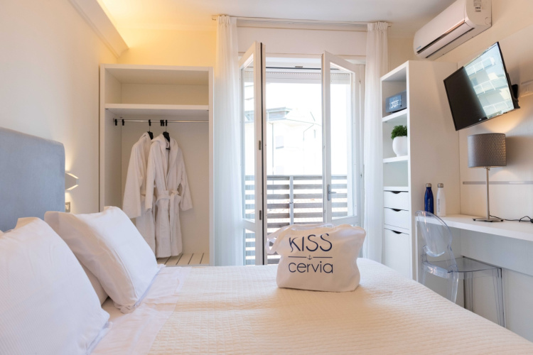 Kiss Beachfront Hotel & Restaurant