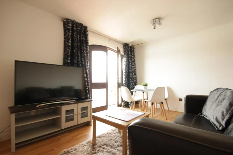 Marina Humber View Apartment