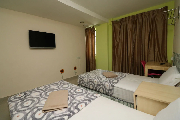 First and New Star Hotel