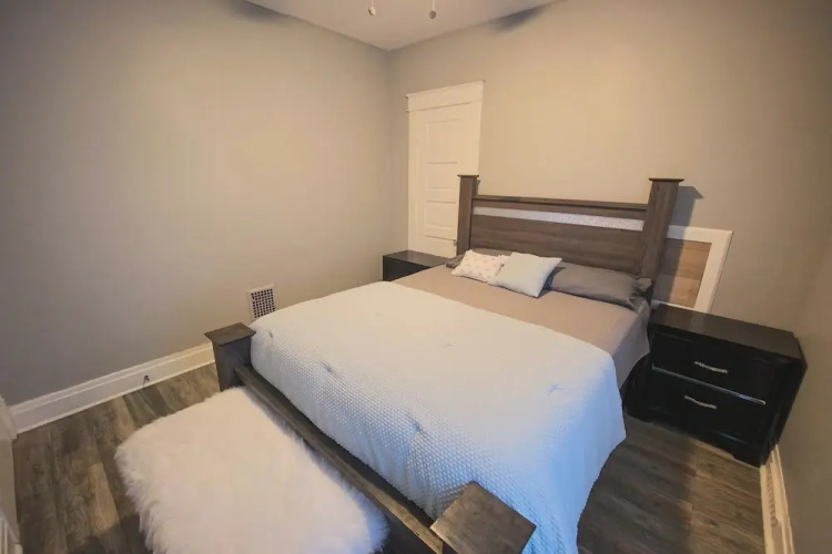 Large 6Br, 2Ba Close To Niagara Falls