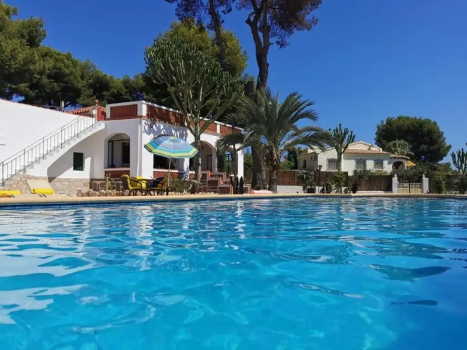 3 Bedrooms Villa