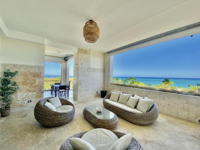 4 Bedrooms Apartment