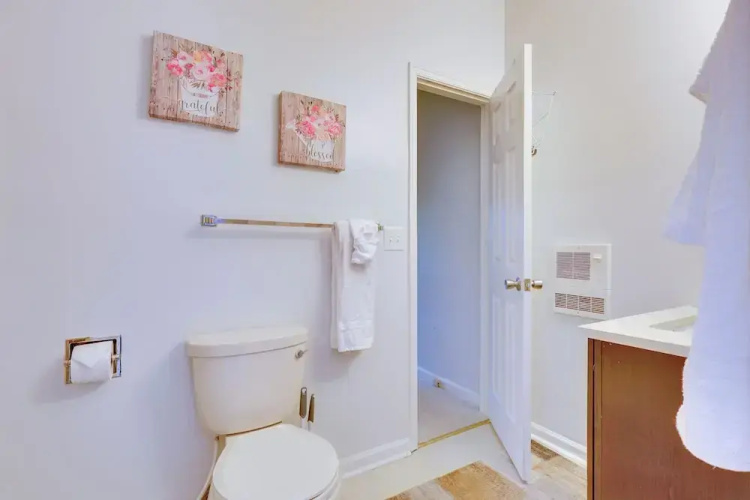 Basye Getaway w/ Pool Access, 2 Mi to Bryce Resort