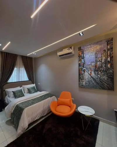 Mavis Suites