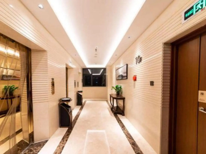 Huayun Hotel