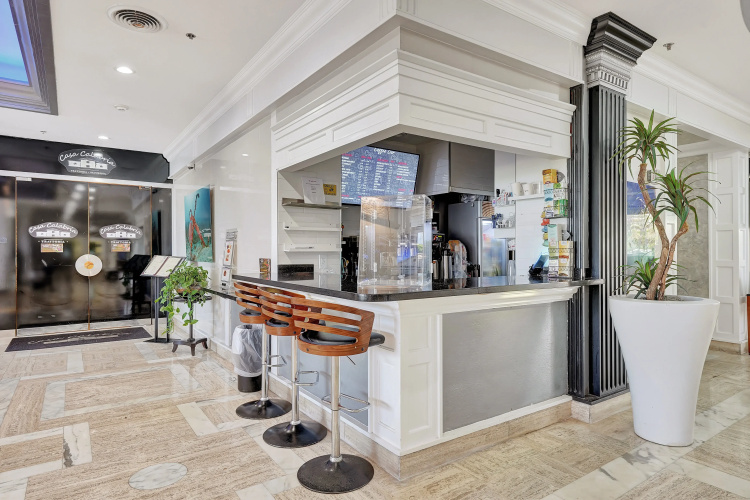 Ocean Manor Beach Hotel