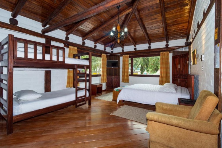 Standard Triple room