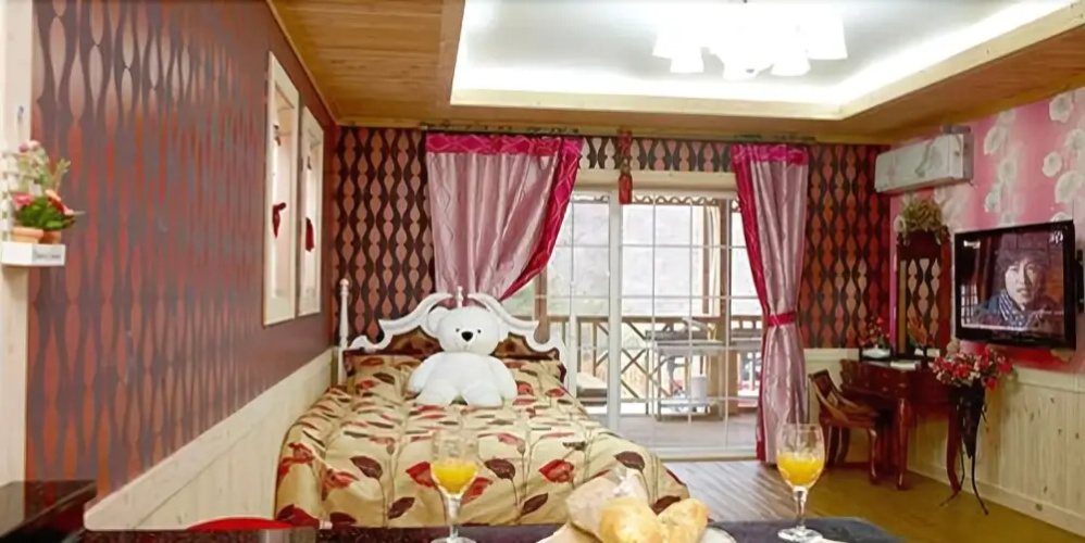 Yangsan Chickweed & Flower Pension