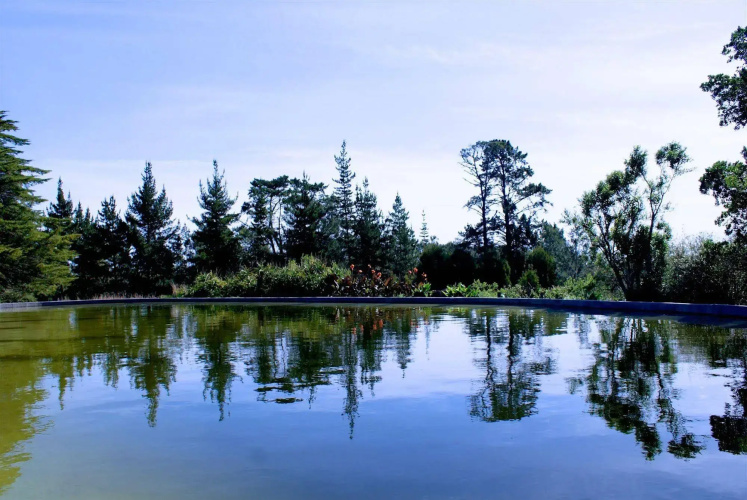 Tarn Country House