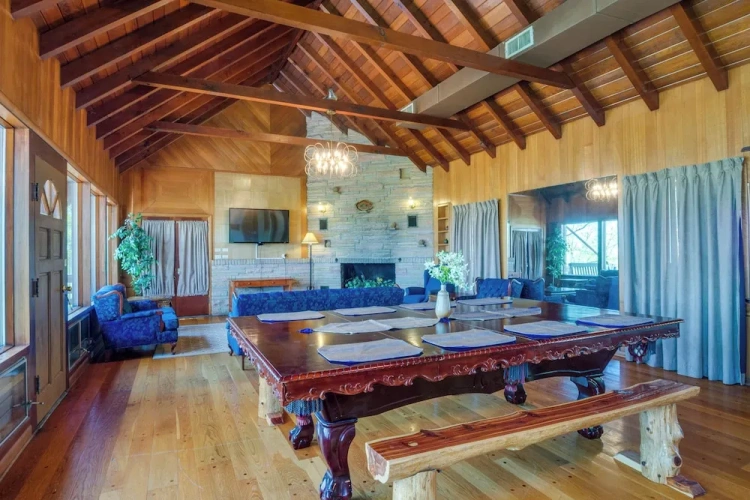 4 Bedrooms Cottage with balcony