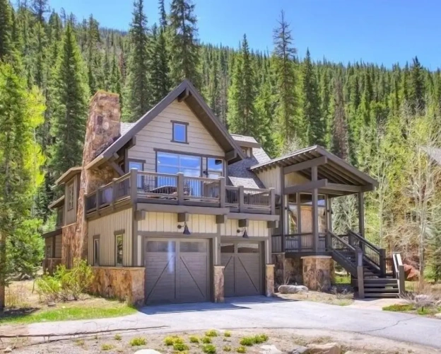 4 Bedrooms Cottage with balcony