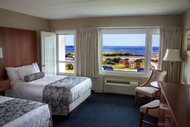 Atlantis Oceanfront Inn